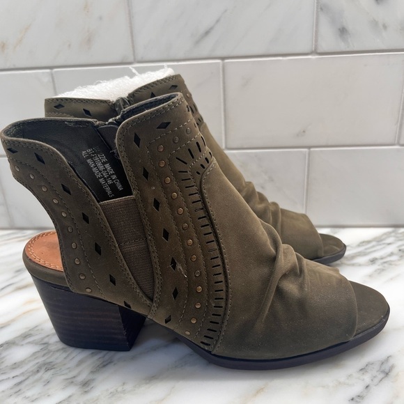 Baretraps Izzie Shooties Peep Toe Women's Shoes Moss Size 5 - Picture 4 of 14